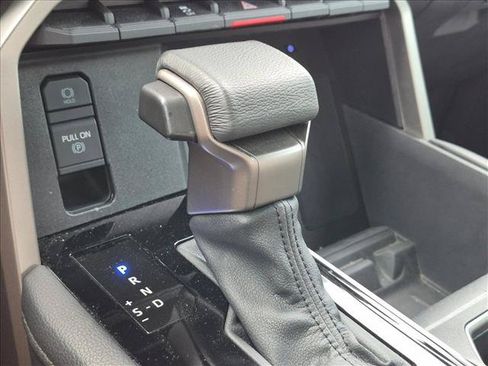 Used 2025 Toyota Tundra Limited AWD/4WD image 8