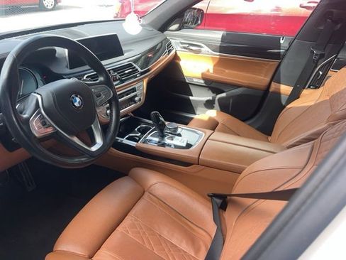 Used 2018 BMW 750i xDrive image 7
