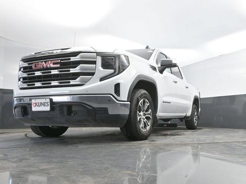 Used 2023 GMC Sierra 1500 SLE AWD/4WD image 34