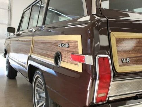 Used 1989 Jeep Grand Wagoneer image 38