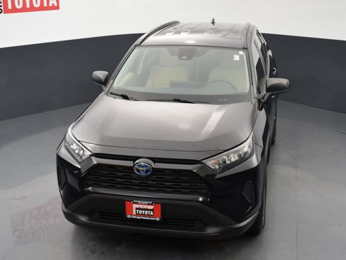 Used 2022 Toyota RAV4 LE AWD/4WD image 22