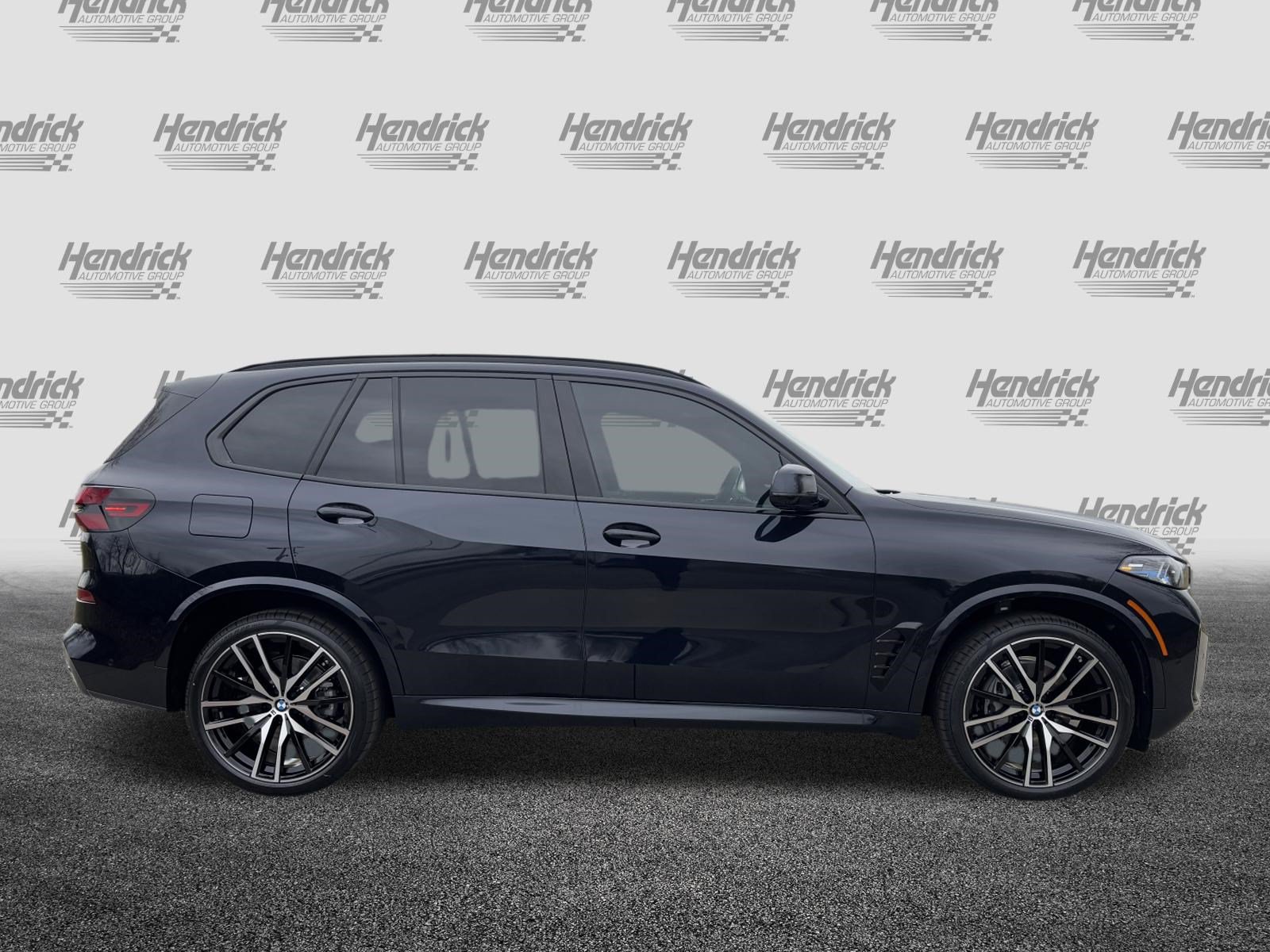 Certified 2026 BMW X5 xDrive40i w/ M Sport Package AWD/4WD image 11