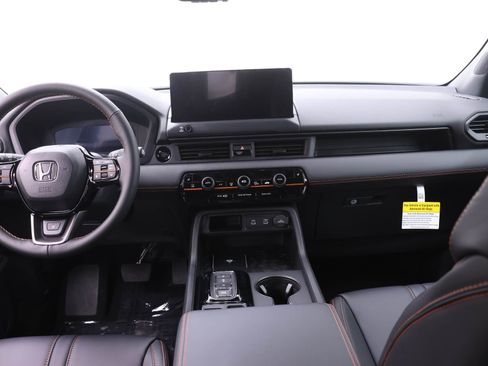 New 2026 Honda Pilot TrailSport image 5