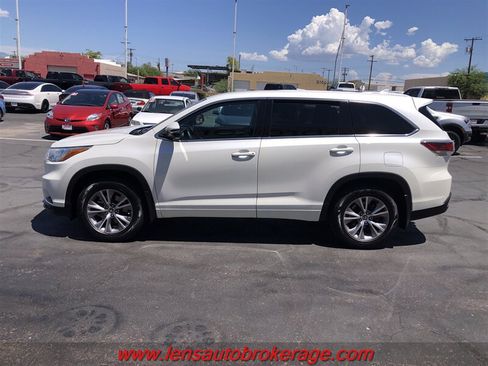 Used 2016 Toyota Highlander Plus AWD/4WD image 5