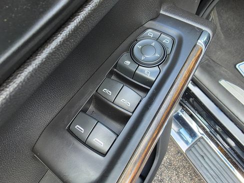 Used 2019 Chevrolet Silverado 1500 High Country w/ Z71 Off-Road Package image 12