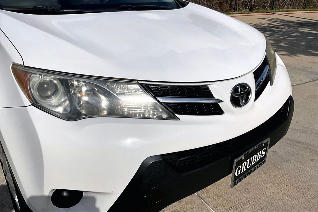 Used 2013 Toyota RAV4 LE FWD image 38