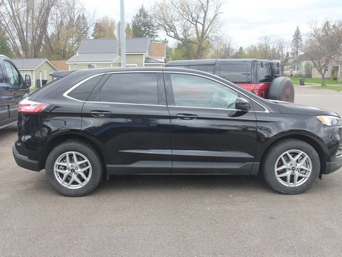 Certified 2024 Ford Edge SEL w/ Convenience Package AWD/4WD image 2