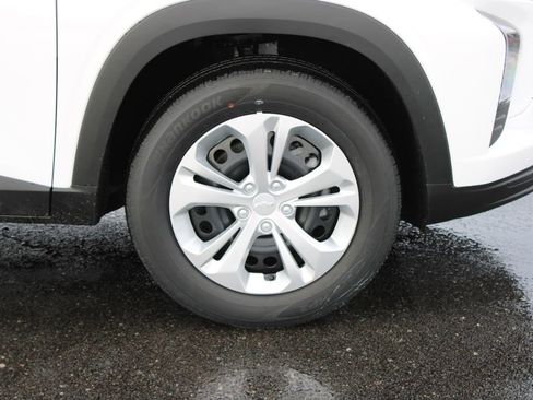 New 2026 Chevrolet Trax LS image 38