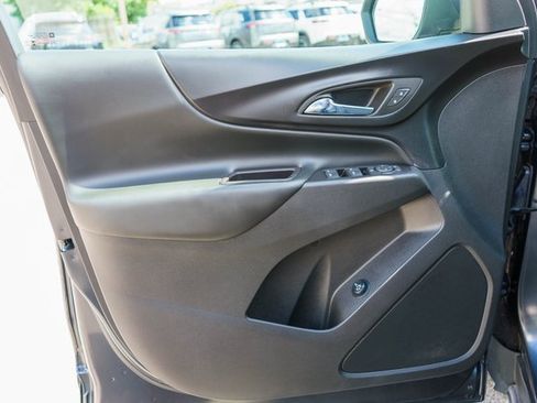 Used 2022 Chevrolet Equinox LT image 18