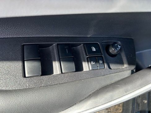 Used 2025 Toyota Corolla SE image 16