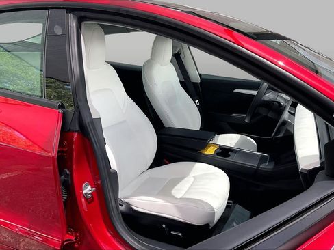 Used 2021 Tesla Model 3 Standard Range Plus RWD image 8