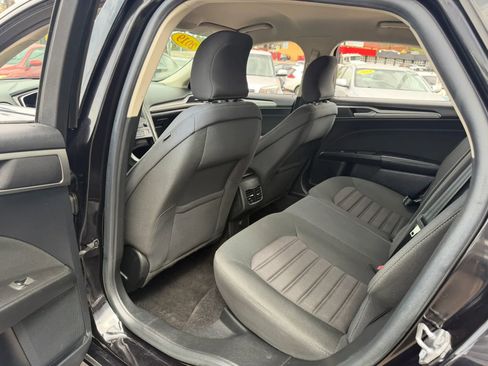 Used 2019 Ford Fusion SE image 40