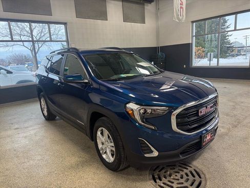 Certified 2021 GMC Terrain SLE w/ Driver Convenience Package image 3