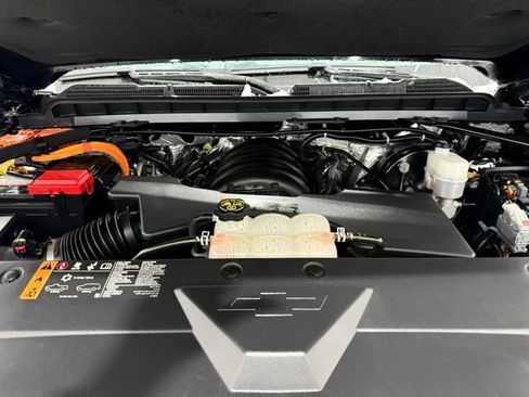 Used 2018 Chevrolet Silverado 1500 LT w/ LT Eassist Package image 8