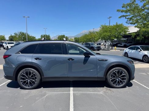 Certified 2025 MAZDA CX-70 Plug-In Hybrid w/ Premium Pkg AWD/4WD image 4