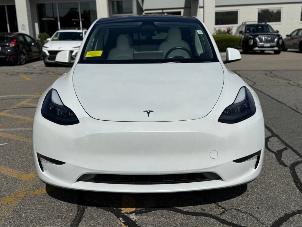 Used 2024 Tesla Model Y Long Range AWD/4WD image 8