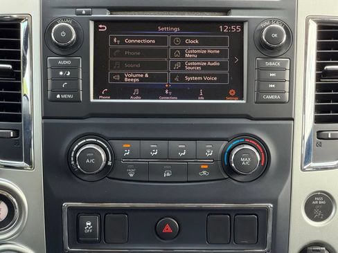 Used 2019 Nissan Titan SV AWD/4WD image 27