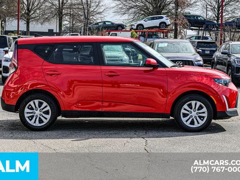 Used 2025 Kia Soul LX FWD image 10