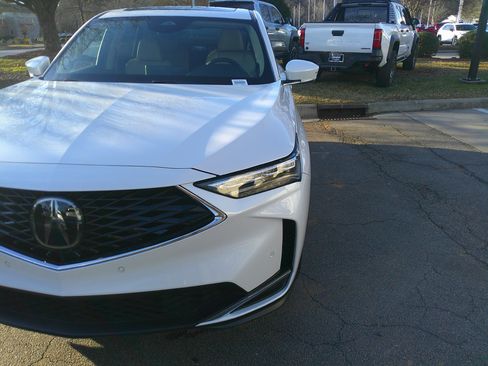 Used 2025 Acura MDX SH-AWD w/ Technology Package image 7