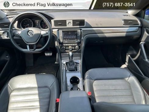 Used 2017 Volkswagen Passat 1.8T SEL Premium FWD image 31