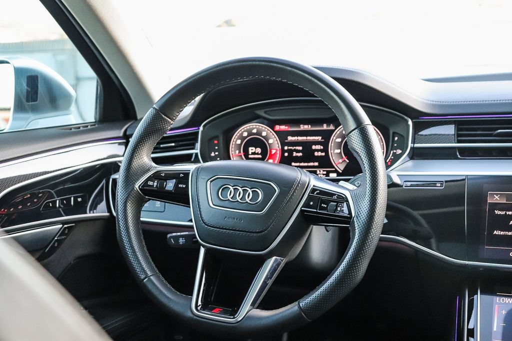 Used 2022 Audi S8 AWD/4WD image 17