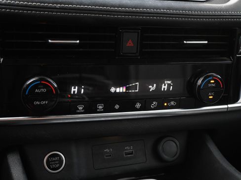 Used 2021 Nissan Rogue SV image 20