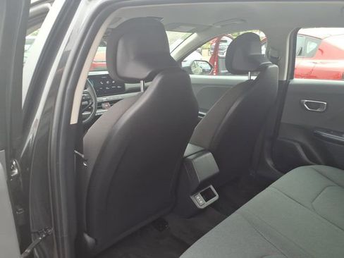 Used 2025 Kia K4 LXS image 9