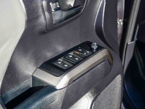 Certified 2021 Toyota Tacoma SR5 image 26