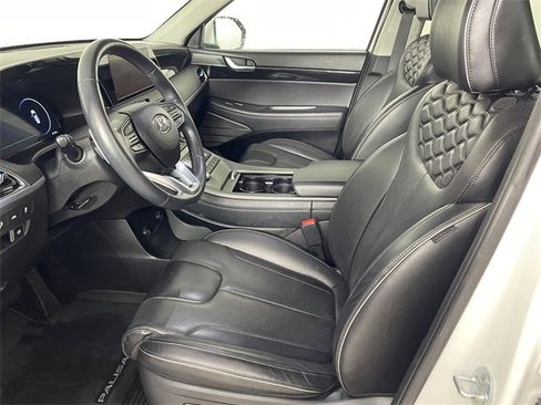 Certified 2022 Hyundai Palisade Limited w/ Winter Package image 2