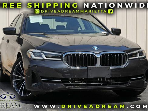 Used 2022 BMW 530e w/ Premium Package RWD image 2