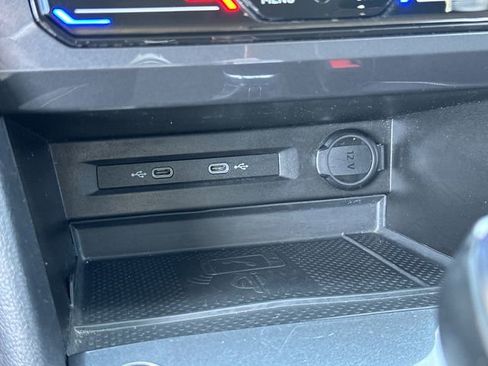 Used 2023 Volkswagen Tiguan SE image 20