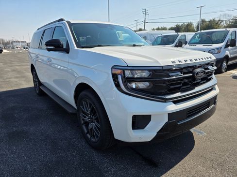 New 2026 Ford Expedition Max Platinum w/ Stealth Appearance Package image 7