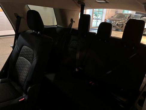 Used 2025 Nissan Pathfinder SV FWD image 30