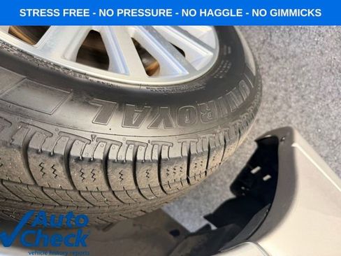 Used 2003 Lincoln Town Car Signature image 13