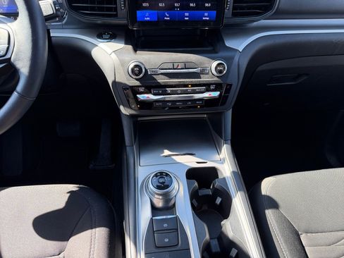 Used 2020 Ford Explorer XLT w/ Comfort Package image 13