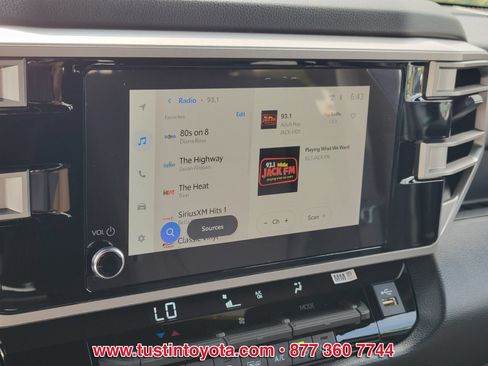 Certified 2025 Toyota Tundra SR5 w/ SR5 Convenience Package AWD/4WD image 20