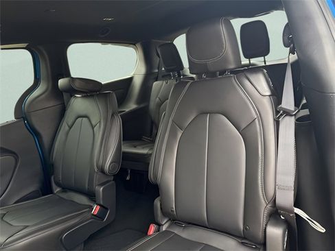 New 2026 Chrysler Pacifica Select image 25