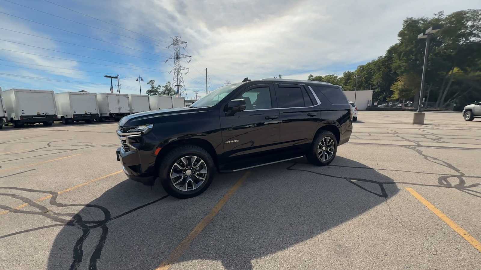 Used 2021 Chevrolet Tahoe LT w/ LT Signature Package AWD/4WD image 4