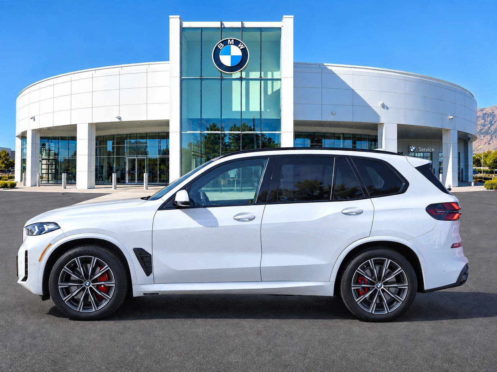 Used 2024 BMW X5 xDrive40i w/ M Sport Package AWD/4WD image 4