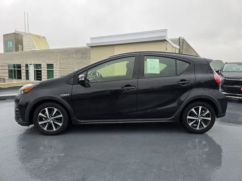 Used 2018 Toyota Prius C Two image 2