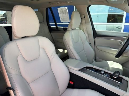 Used 2023 Volvo XC90 B6 Plus AWD/4WD image 26
