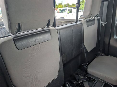 Used 2022 Toyota Tacoma SR5 RWD image 12
