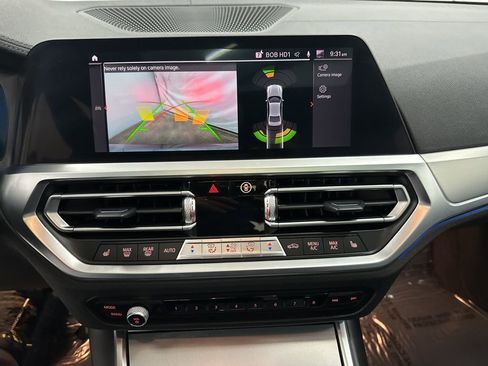 Used 2021 BMW 330i Sedan w/ M Sport Package image 18