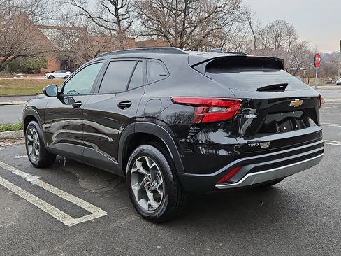 Used 2026 Chevrolet Trax LT w/ Driver Confidence Package image 4