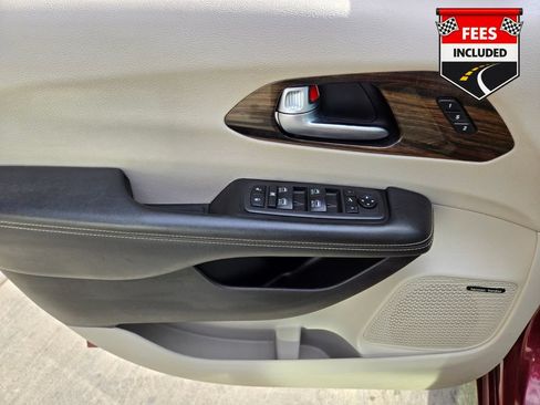 Used 2021 Chrysler Pacifica Limited w/ Premium & Safety Sphere Group AWD/4WD image 23