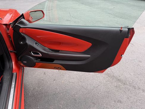 Used 2010 Chevrolet Camaro SS w/ LPO, Ground Effects Package RWD image 4