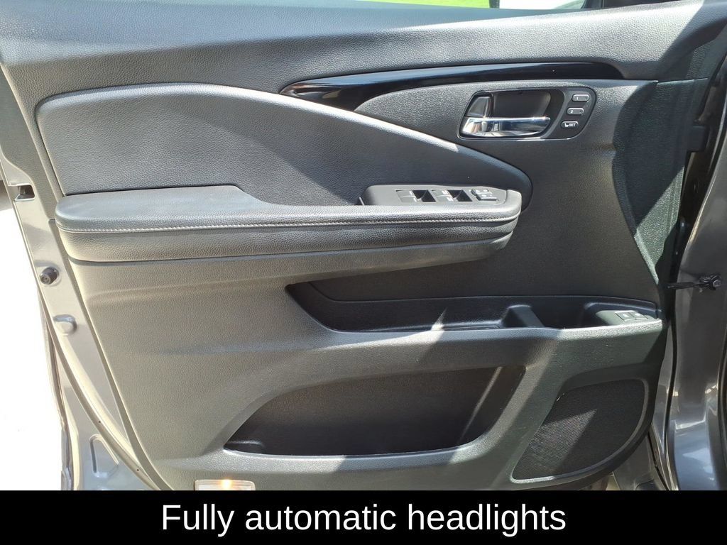 Used 2019 Honda Pilot Touring image 10