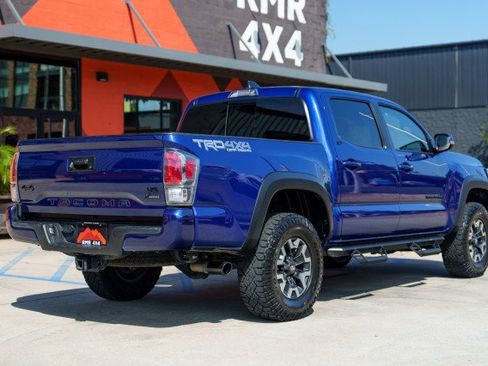 Used 2023 Toyota Tacoma TRD Off-Road w/ Advanced Technology Package AWD/4WD image 5