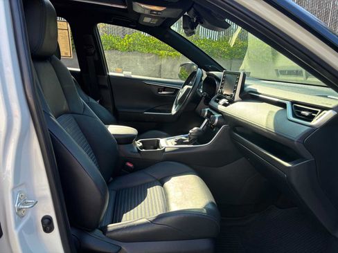 Used 2019 Toyota RAV4 XSE AWD/4WD image 11