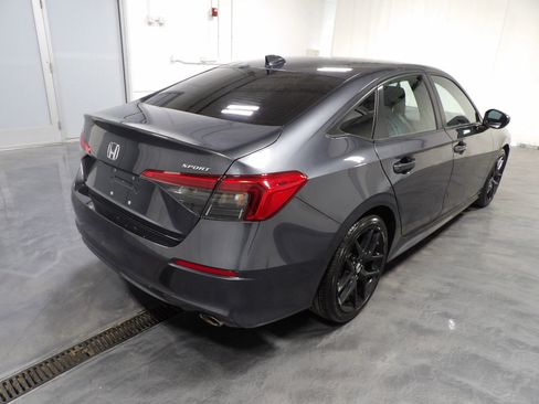Used 2022 Honda Civic Sport image 4